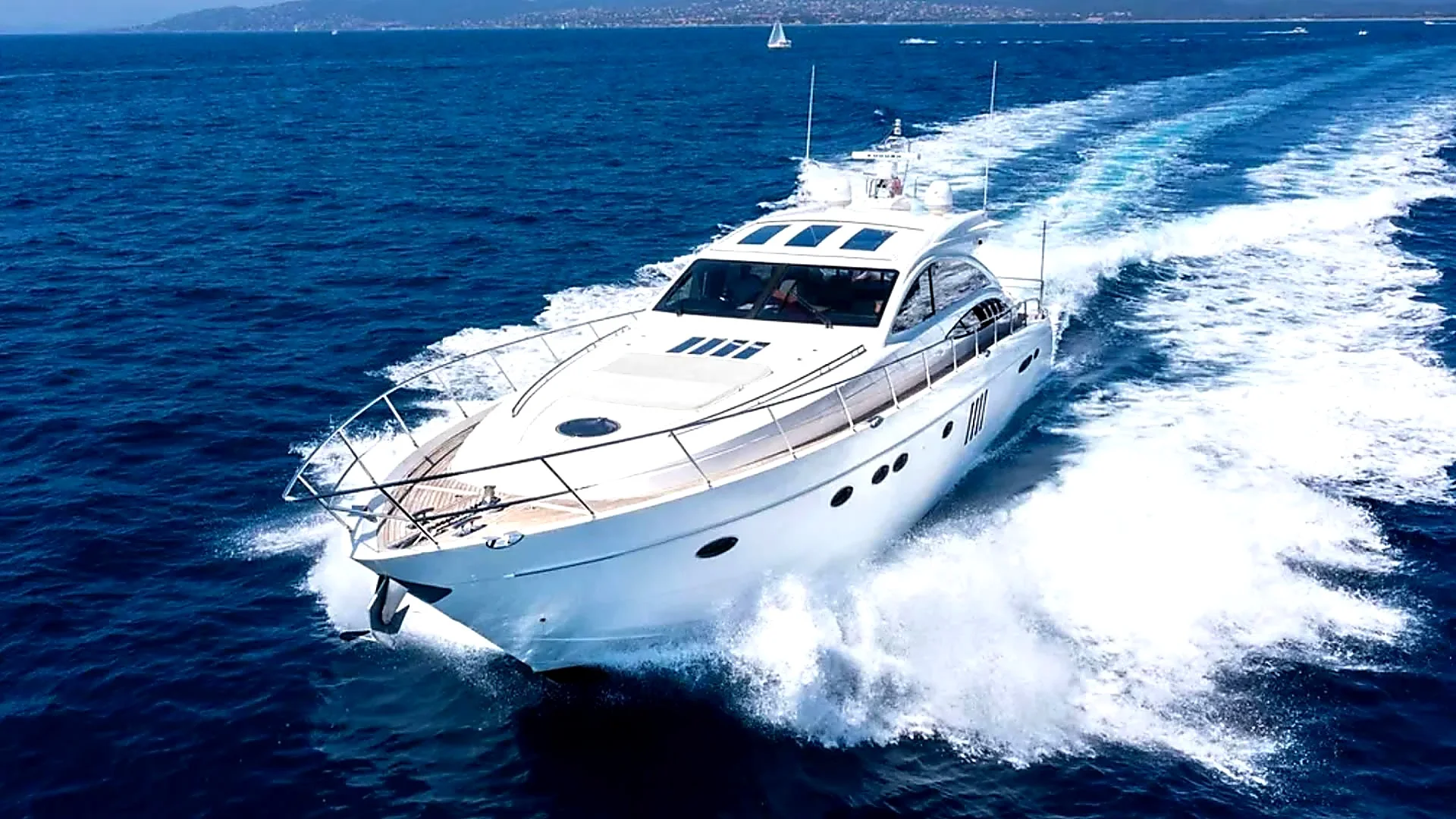 FERRETTI 720
