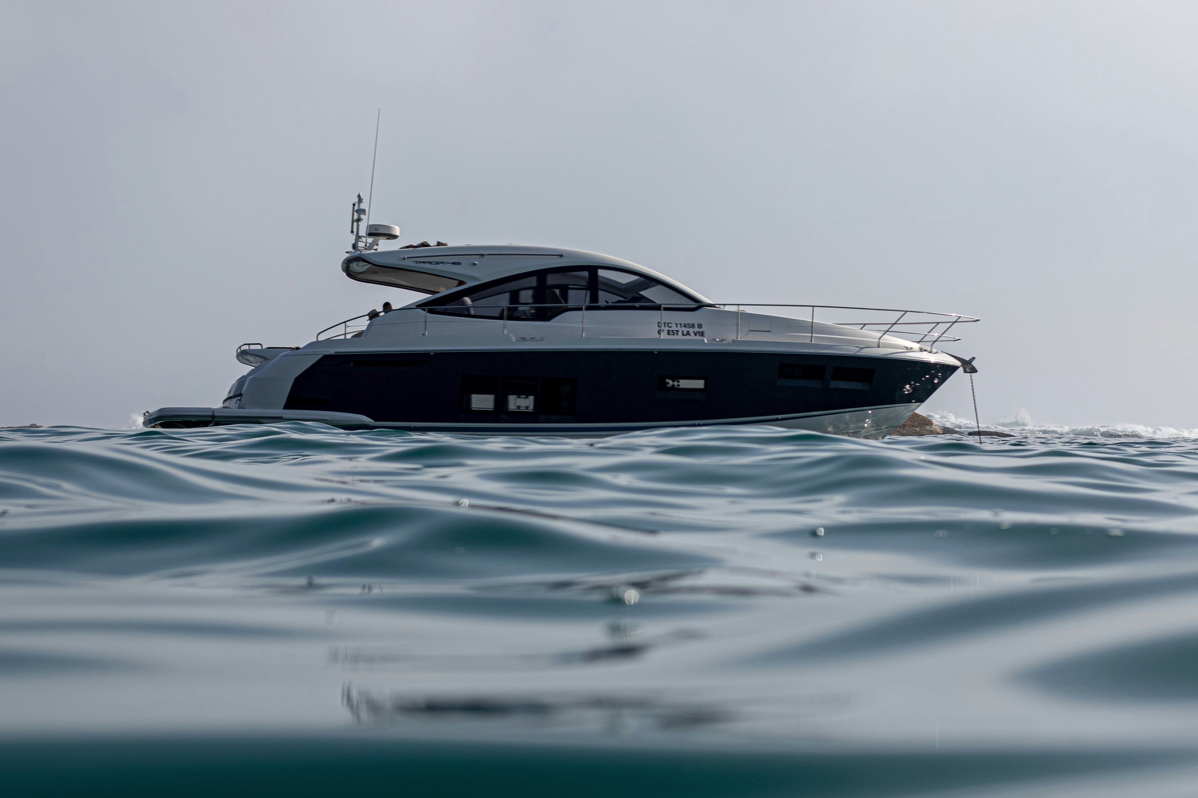 FOUNTAINE PAJOT AR 953